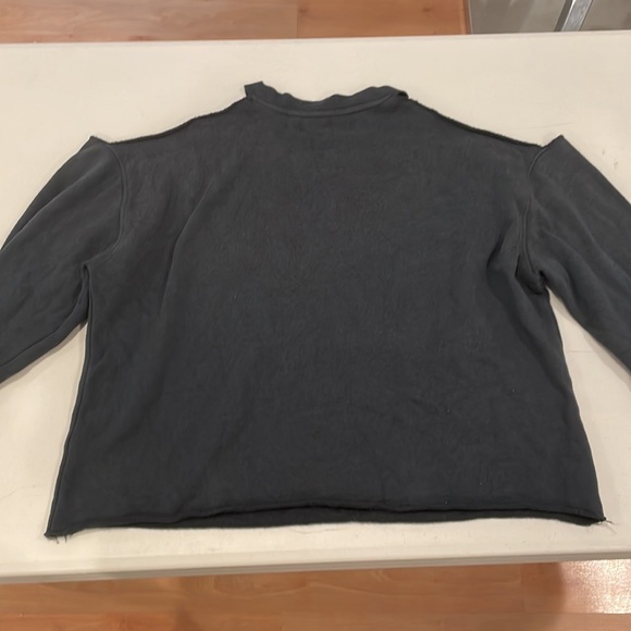 PacSun | L.A. Hearts Cold Shoulder Cutout Gray Sweatshirt - Picture 8 of 10